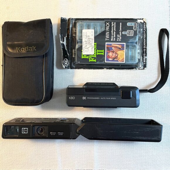 TWO Kodak Cameras: Ektanar AutoFocus VR35 & Tele Ektra 2 plus 1 Case & Flipflash - Picture 2 of 11